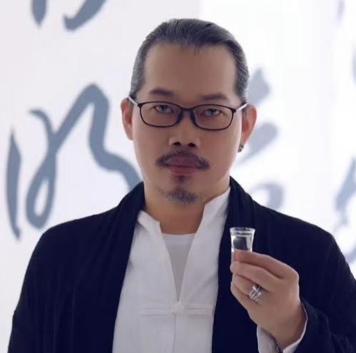 方文山被爆“婚内出轨8年、精神圈养女艺人”？这瓜越炸裂，我反而越不敢信了！8月1