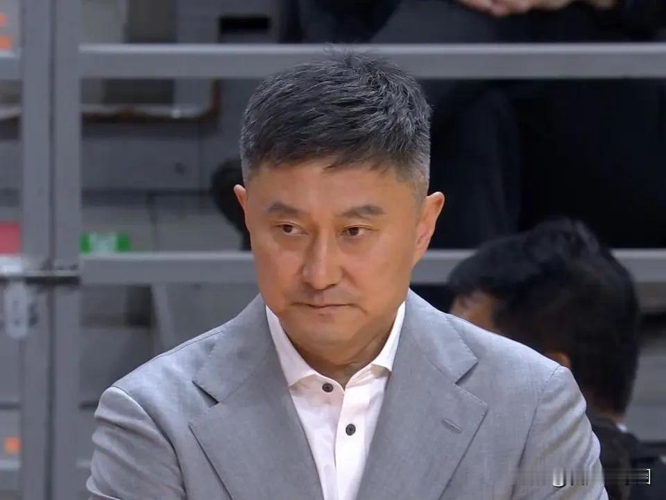 广东历史上最伟大的主教练，杜锋只能位居第二？1、李春江（2001‑2013）