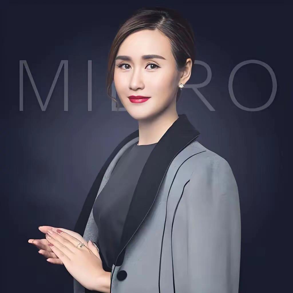 才年仅41岁，实在太可惜了！不知道患了什么样的疾病突然离世，如果还是因为猝死那就