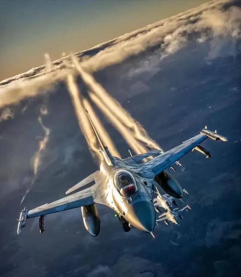 离了个大谱!歼-10C一边拼性能一边打折促销,结果客户全被土耳其抢走了!现在终