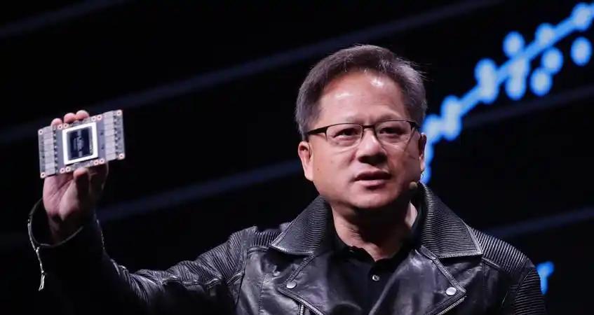 黄仁勋显然是有点着急了！近日中科曙光6万块芯片的超节点，在郑州投入使用，英伟达