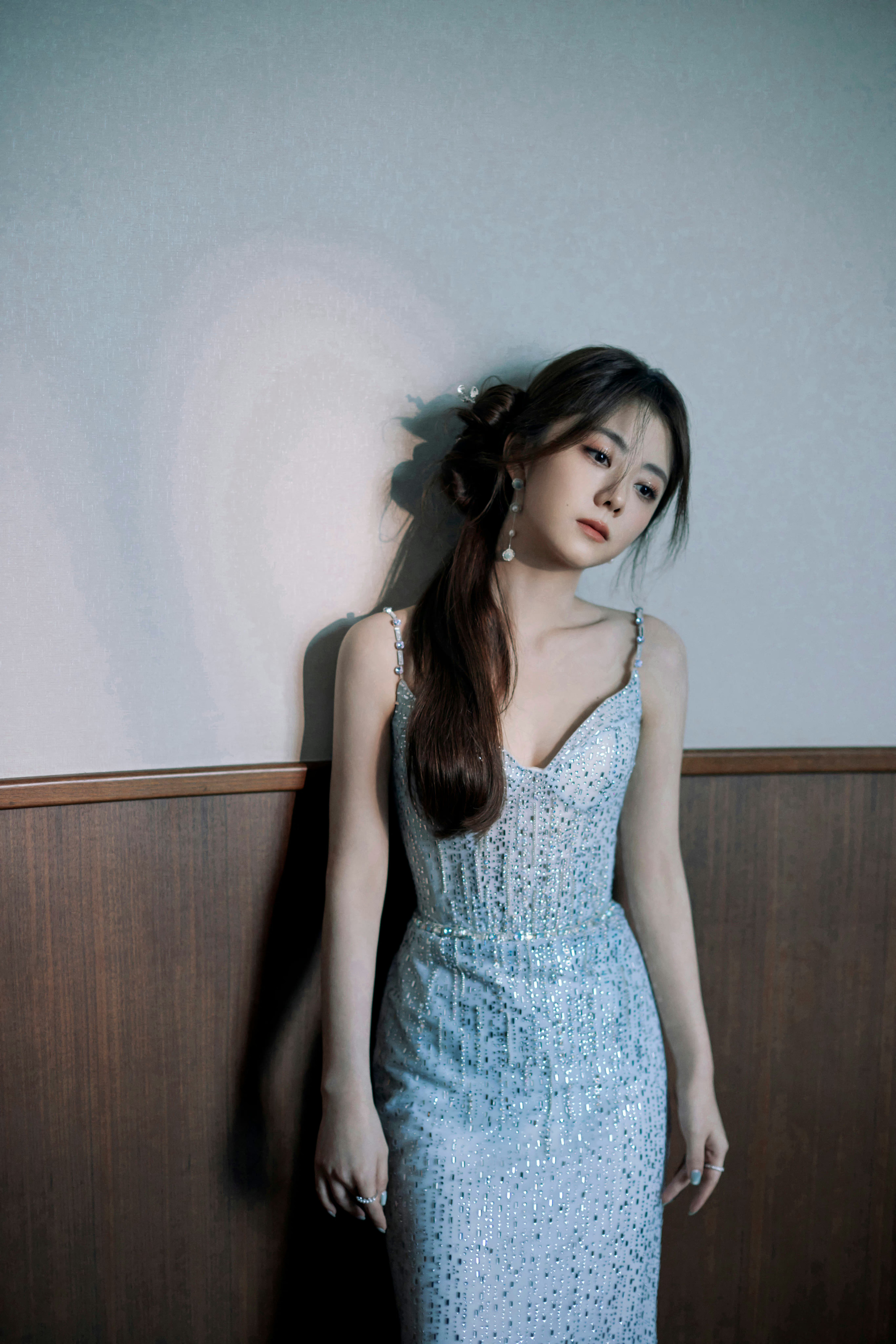 谭松韵,淡蓝礼服,优雅甜美