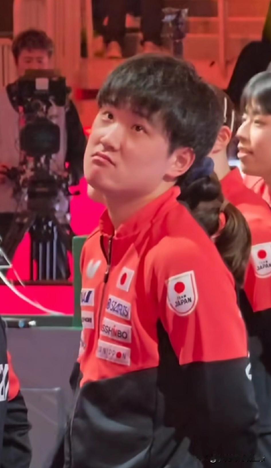 张本智和自打横滨冠军赛后，就像把所有的好运都用尽了一样，成绩直线下降。谁都能赢他