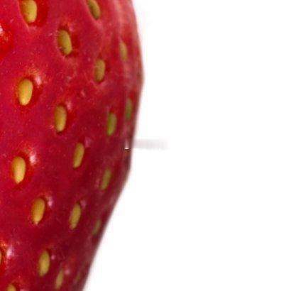 草莓的种植方法：一、幼苗：种植草莓前宜选用健康无病、根系发达的优质幼苗，这样有助
