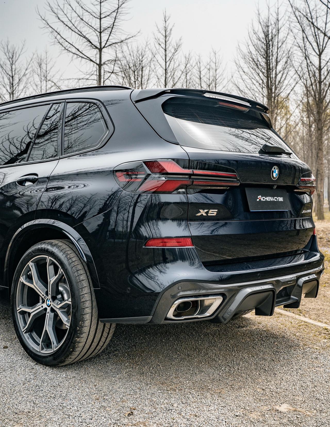 谁能懂公路之王配上一套出色的干碳纤维套件能有多惊艳！创新雷肯茨博组件适配X5组