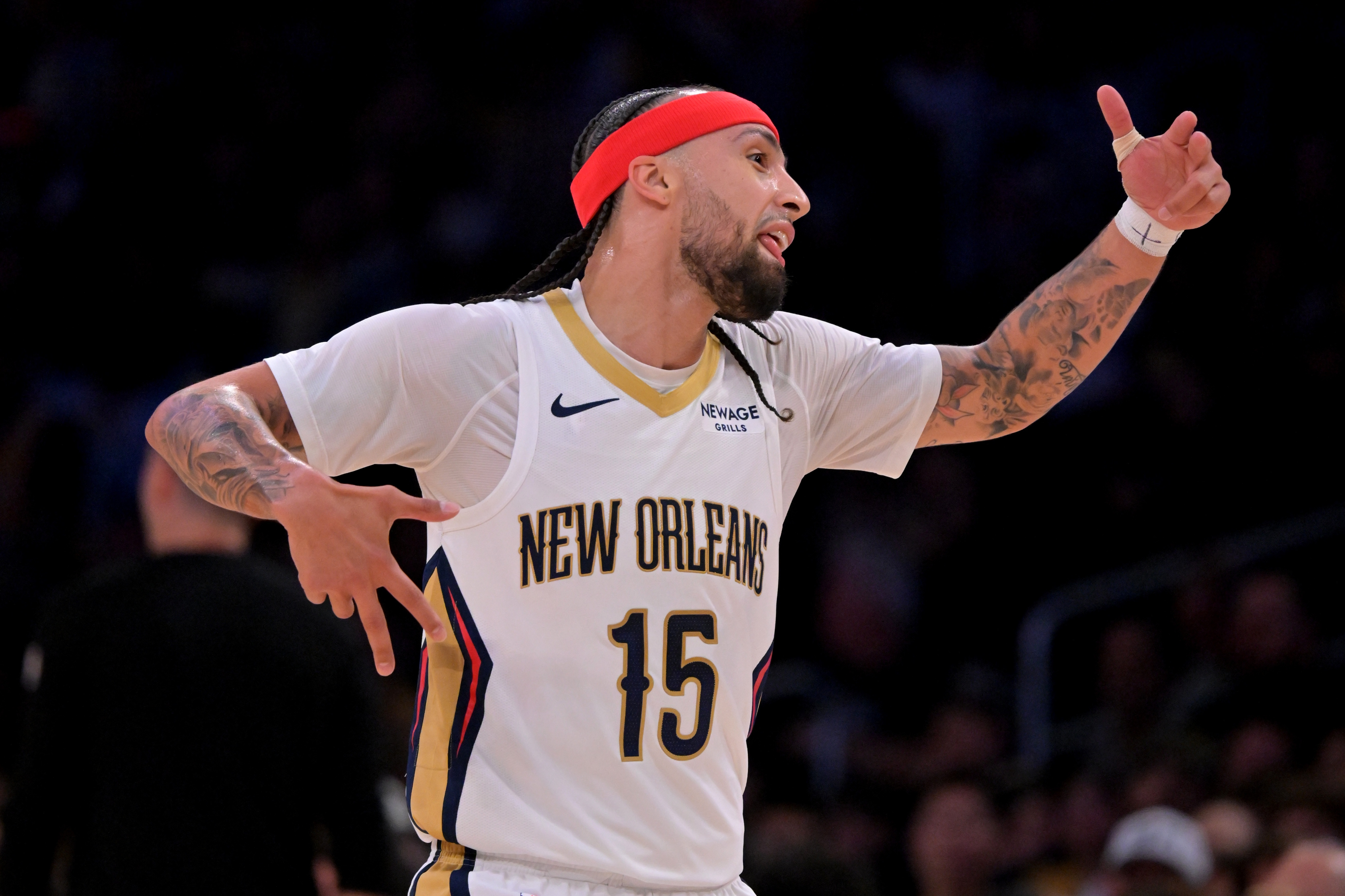 马刺这是？EvanSidery：尼克斯、湖人、火箭和马刺等多支球队都对阿尔瓦拉