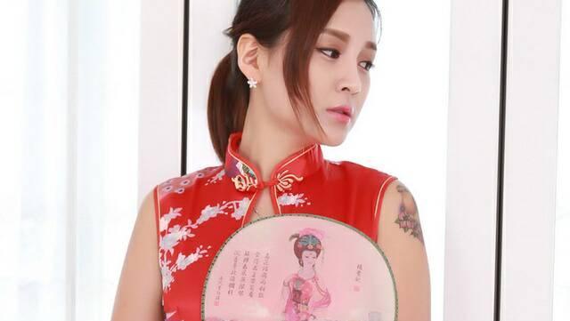 028.慈祥的母亲 降央卓玛