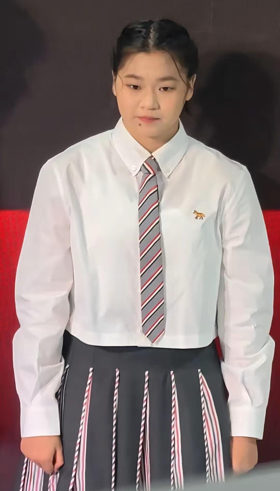 全红婵刚官宣代言，万家乐股价连涨四天，这波操作真不简单。她去年五月就