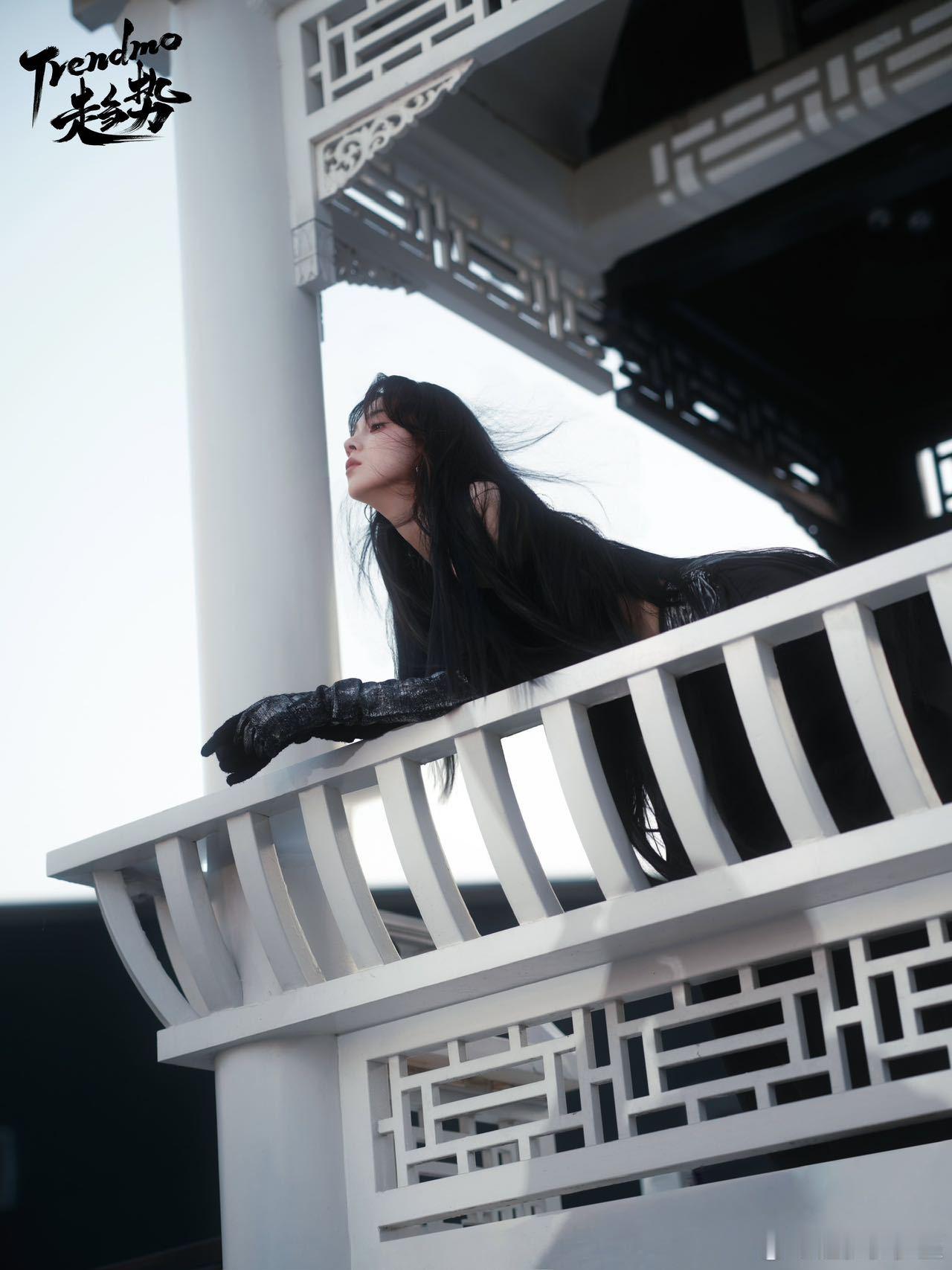 陈瑶国风造型有聊斋那味了陈瑶趋势杂志大片的聊斋感拉满，冷白皮配水墨裙好惊艳，新剧