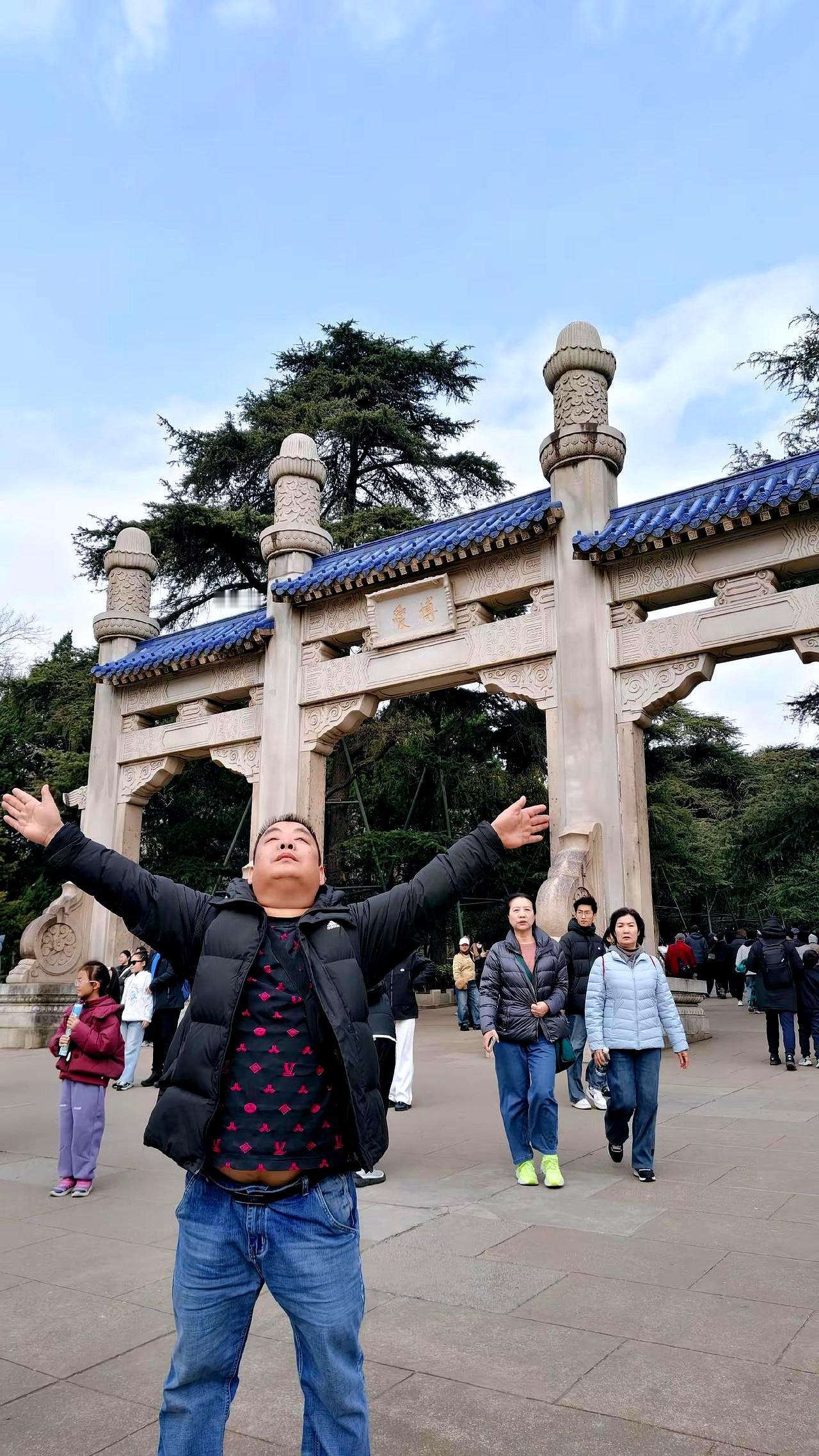 你们江苏人搞的这个“苏超”第一场，南京队输了，这开局简直跟手机掉地上屏碎了似的，