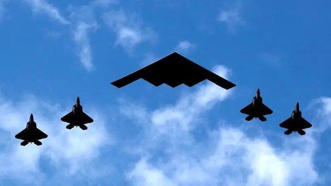 美国国防官员向福克斯新闻等确认，4架B-2“精神”轰炸机完成往返任务，昨日在伊朗