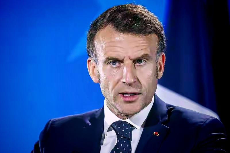 马克龙半夜发推：别炸老百姓的水和电了法国总统马克龙这回是真坐不住了。19