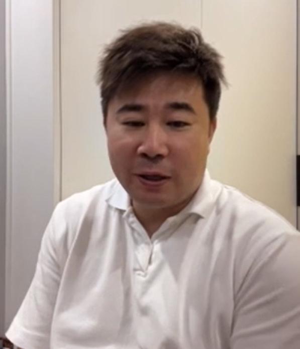 前国脚董方卓表示王钰栋越早留洋越好，欧洲的足球理念和技战术水平对球员提升很高。小