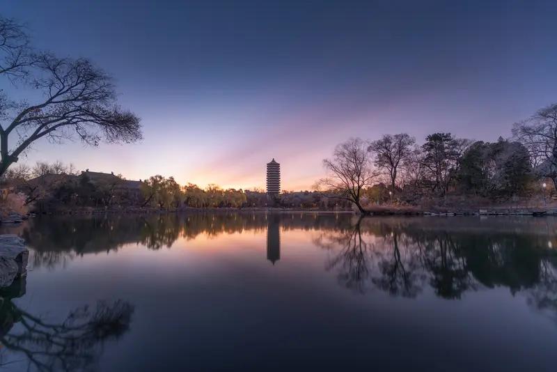 自称考北大睡过头女生回应选择北大家人们谁懂啊！那个说“考北大睡过头”的女生，