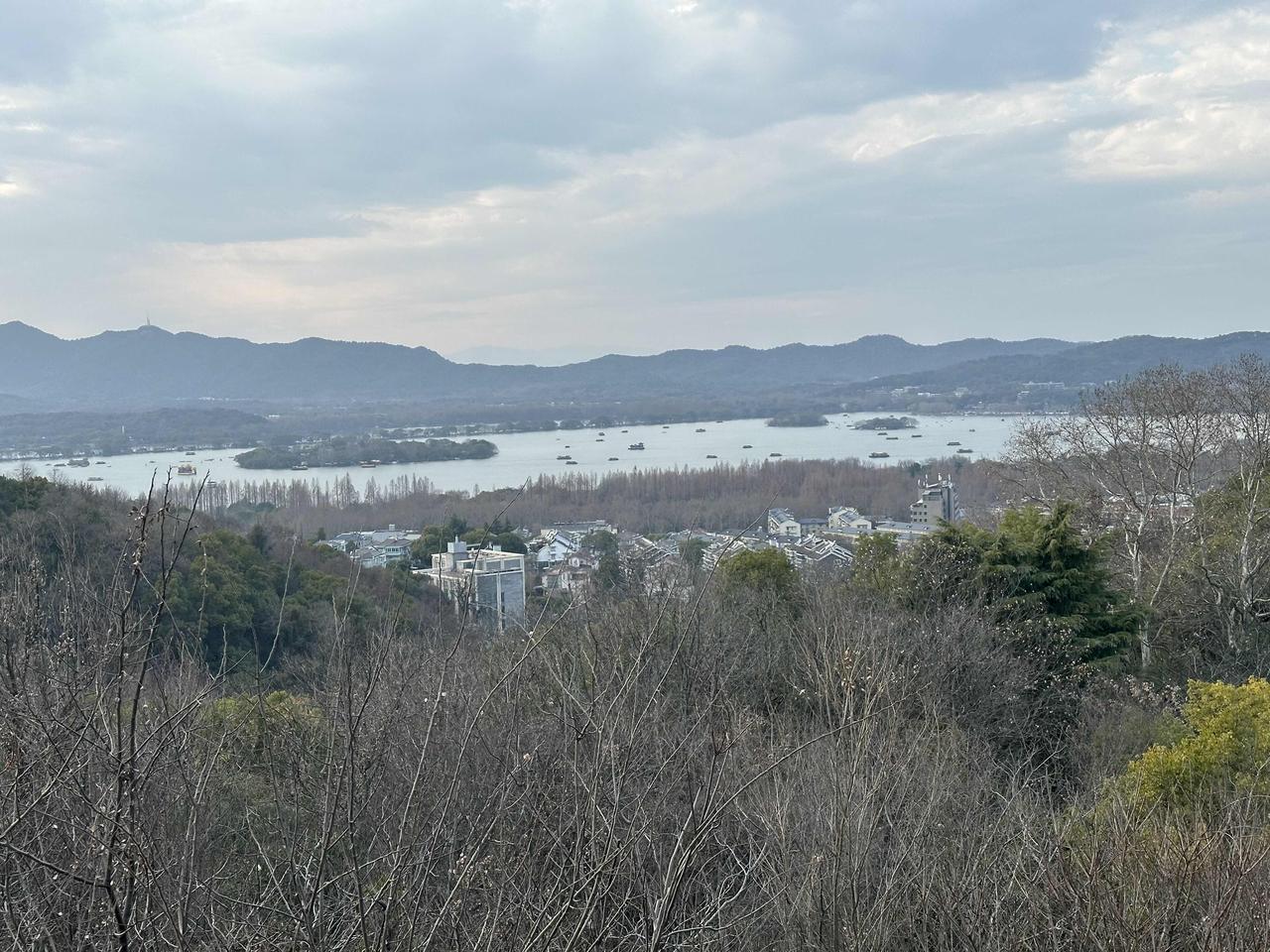 你以为在养生，其实是在养病。顶级养生就仨字：别折腾。一：先把心摁住。