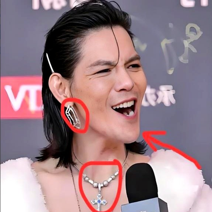 向佐更“炸裂”的瓜来了就在昨天上午向佐突然高调官宣他在自己社交账号