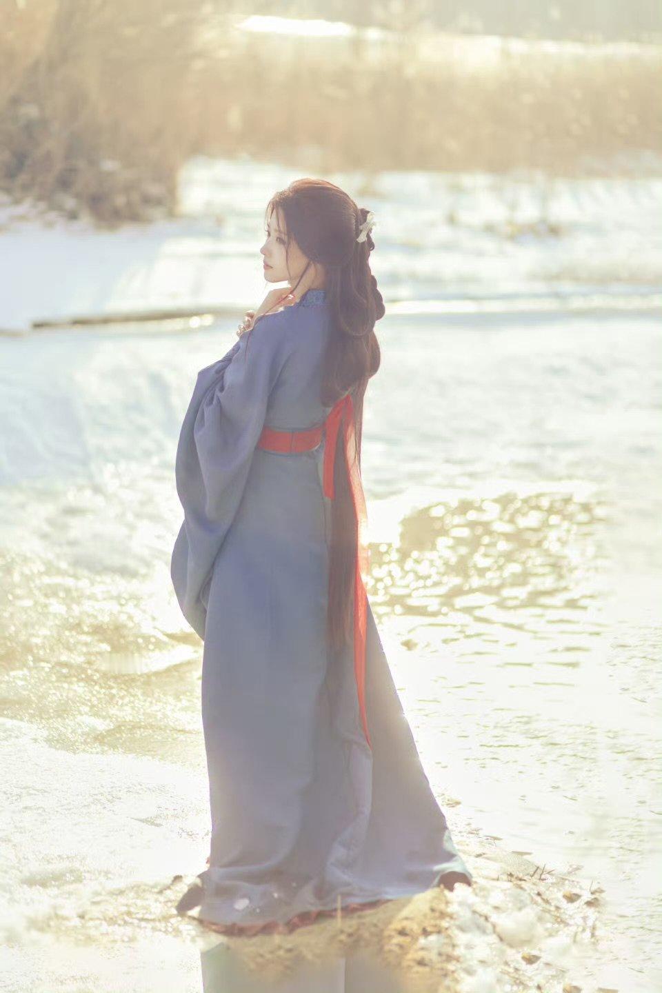 卢昱晓隔江灯火见家山卢昱晓苇花先我到故畴卢昱晓隔江灯火见家山