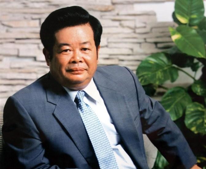 1994年，曹德旺在法庭上指着庭长的鼻子说：我听说只要200万，你就能包给人家打