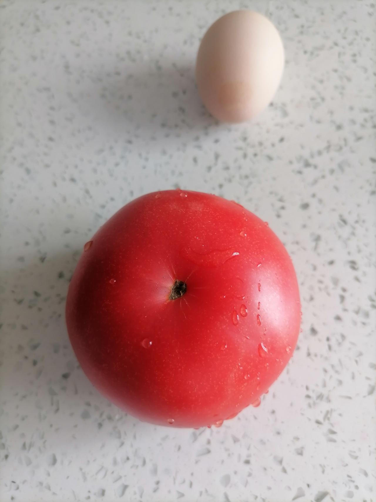 我认为并没有。虽然现在的物质是比之前丰富了许多。像吃的零食，玩的玩具，那是我们