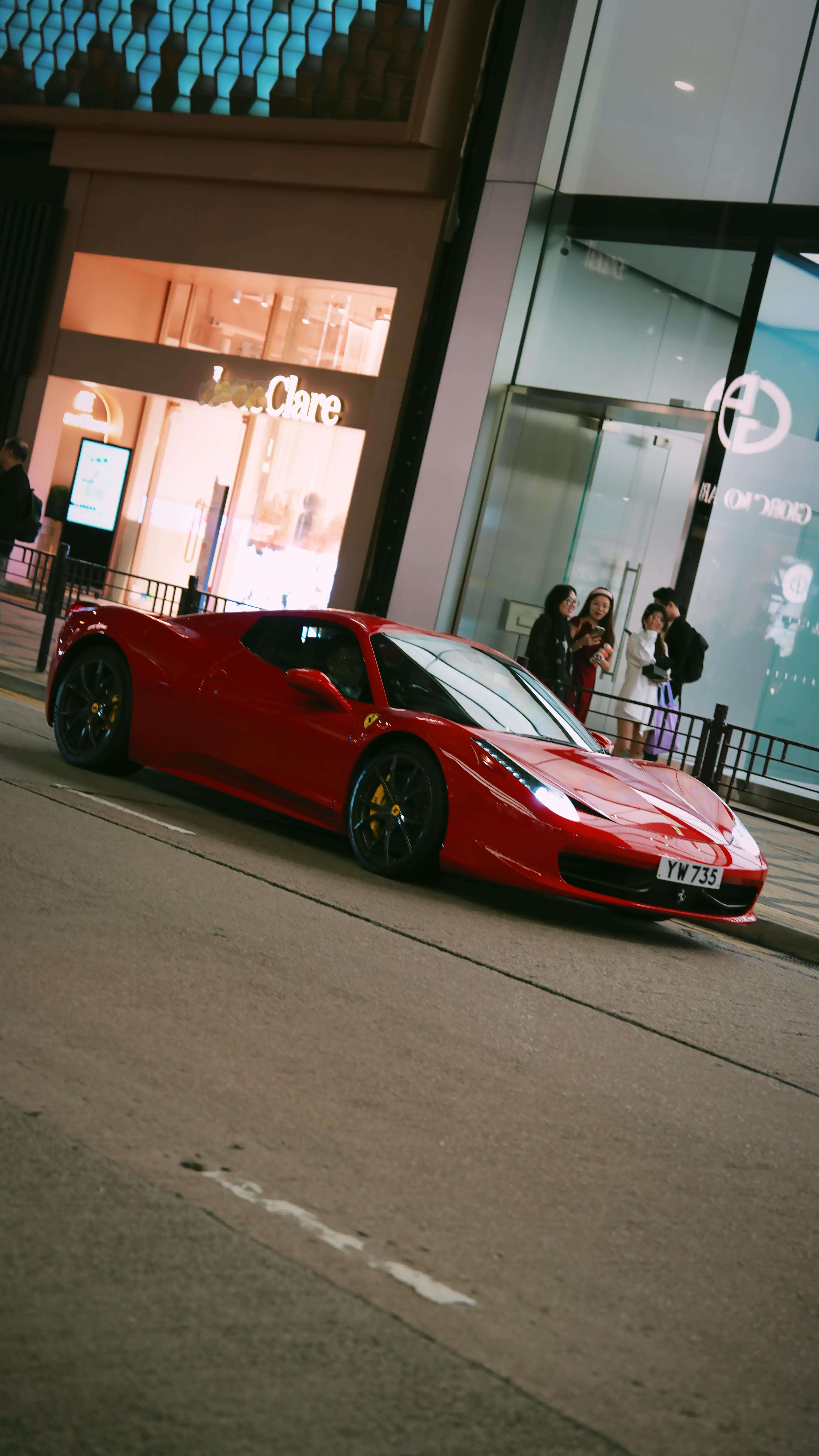 一般人不敢停这儿，非常容易抄牌，也就你了