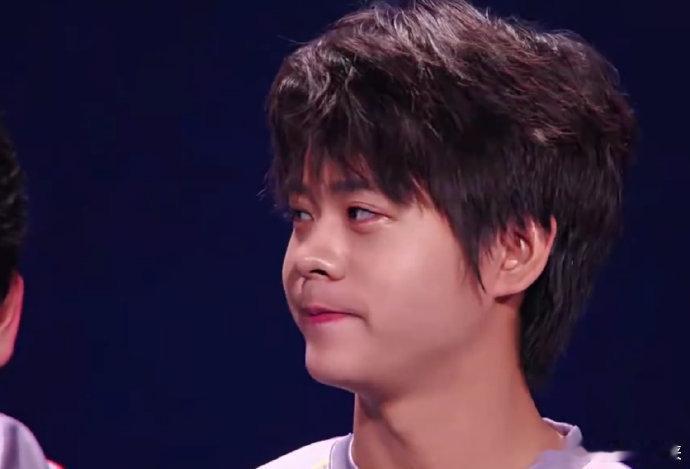 流浪是KPL最坚强的男人从K甲MD战队的“多次全场最佳”，到KPL首秀拿下两局