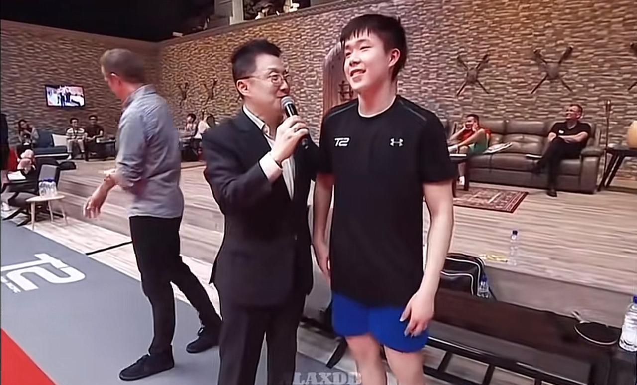 那时候的大头无忧无虑的，可惜，这美好的时光一去不复返了。加油吧大头[赞][加油]