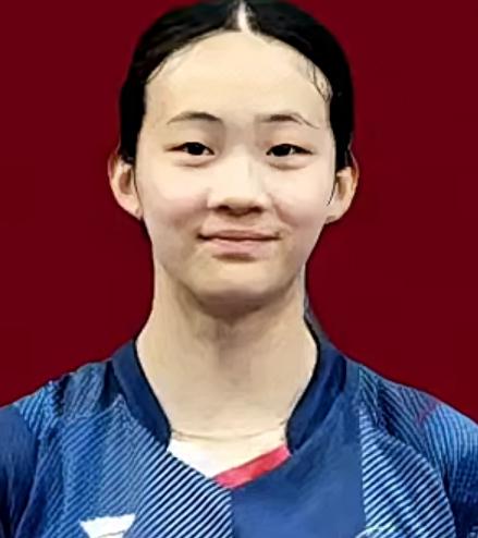 母亲是前国手退役后放弃中国籍15岁的她连斩中韩新星获冠军WTT青少年常