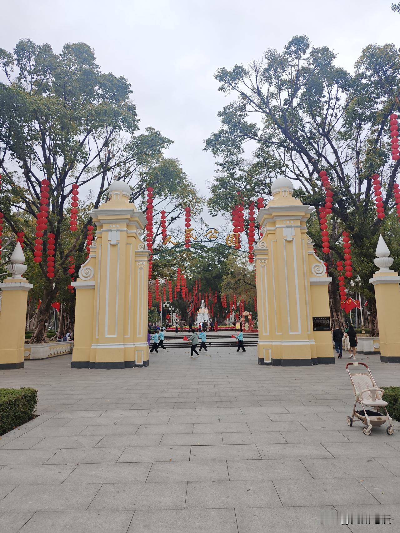 广州停车刺客！不比不知道，一比吓一跳！春节期间广州、佛山、清远停车有感，从10元