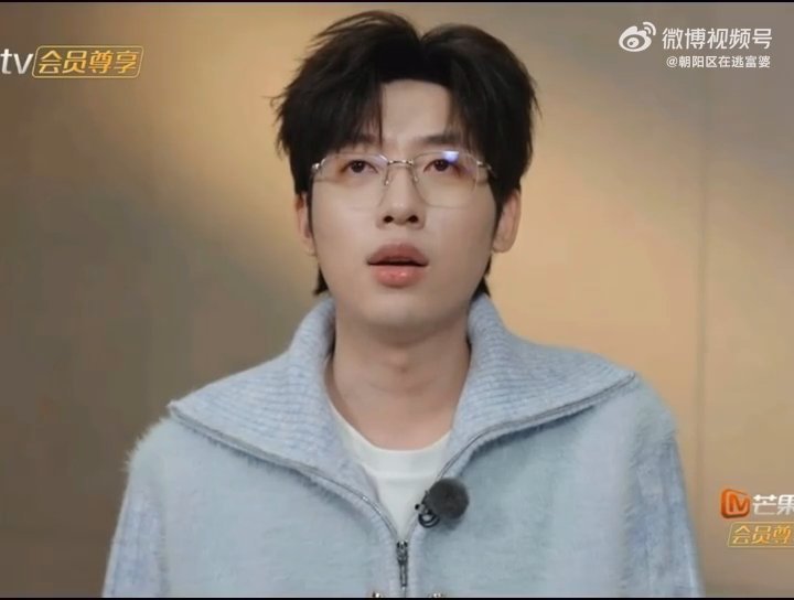 中国boy首谈妈妈去世王瀚哲聊起妈妈忍不住哽咽，爸爸一直心怀愧疚，希望叔叔能走出