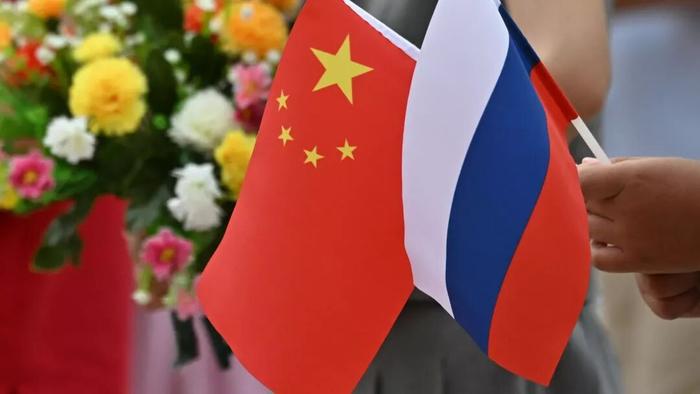 抢单了！中俄天然气谈崩，4艘美国LNG巨轮直奔中国，高市早苗傻眼：美日同盟呢？