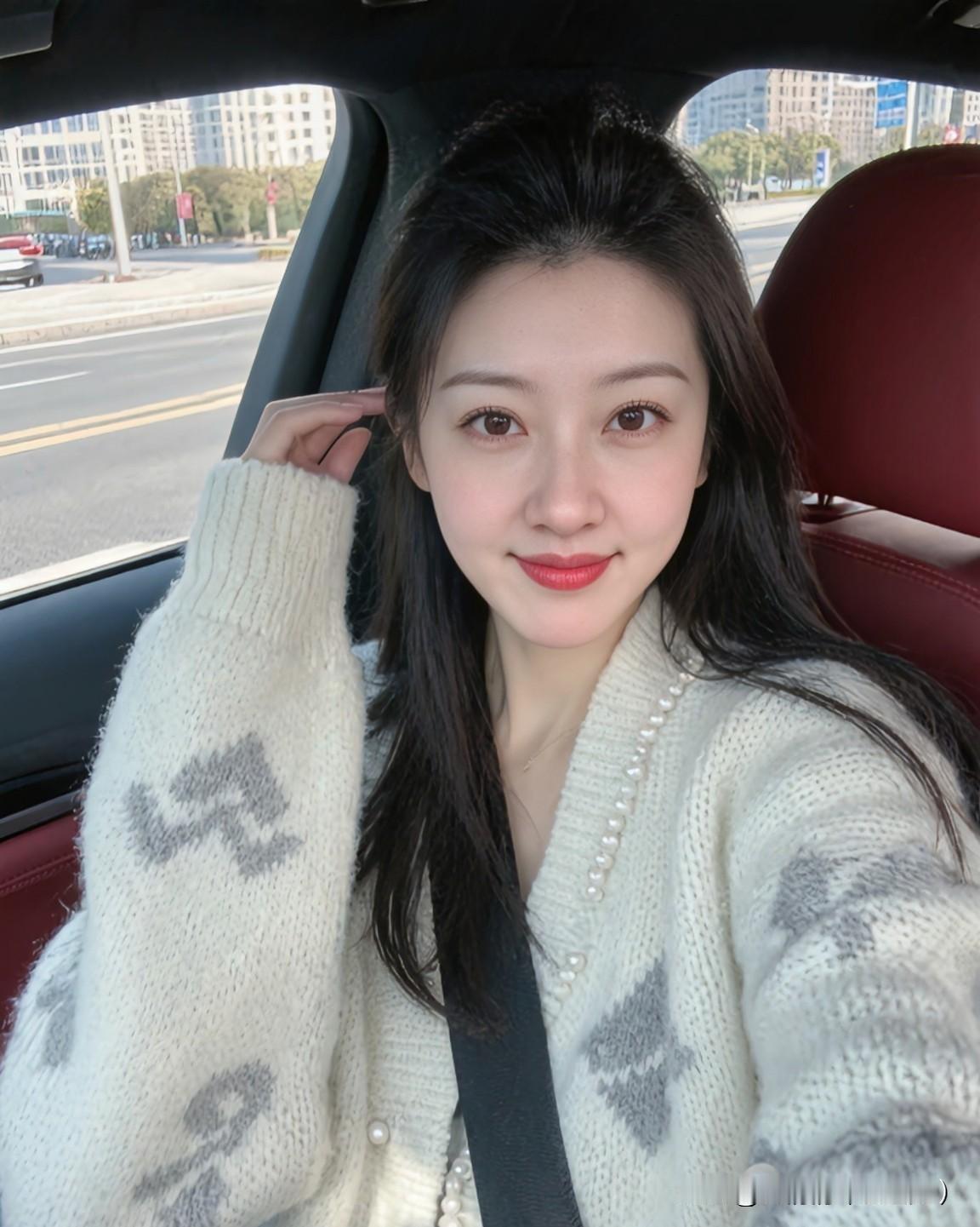 女人是靠男人活着还是靠自己活着，但答案很现实，靠谁都不如靠自己靠谱！男人