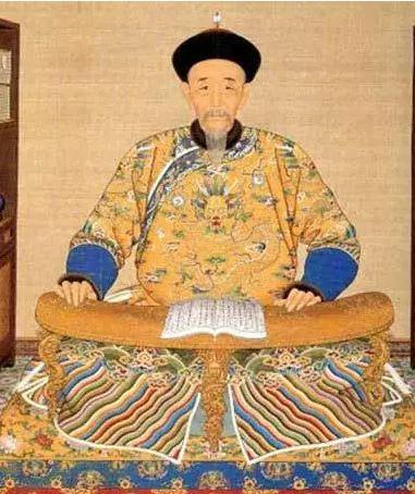 千古一帝的孤独：康熙，一个被误解的完美主义者1661年正月初七，北京城笼罩在刺骨的寒风中。紫禁城内，
