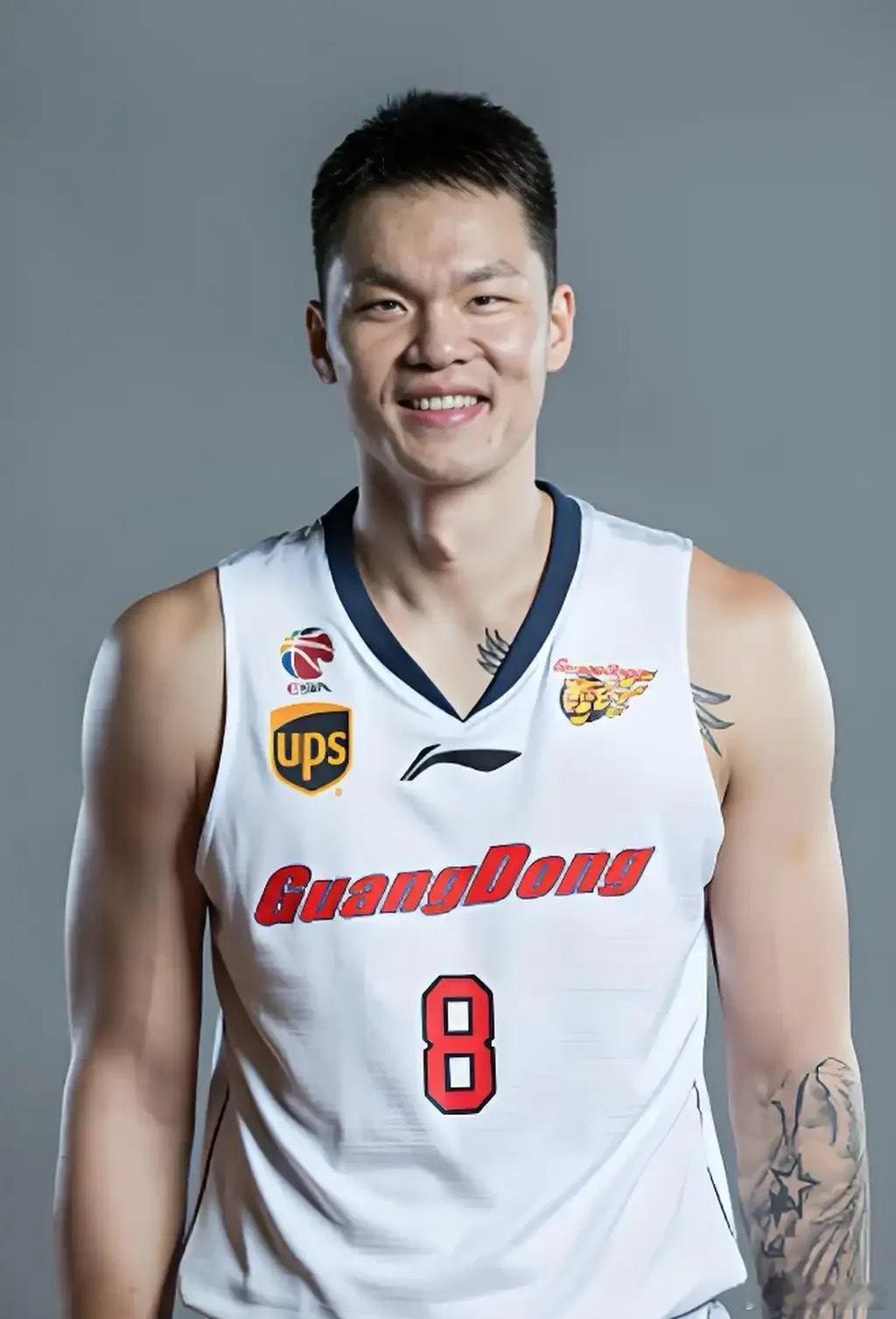 至少获得5个冠军的CBA知名球员：朱芳雨：8个冠军(18个赛季)苏伟：8