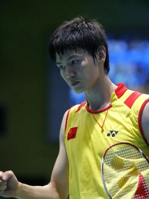鲍春来生涯6次世锦赛成绩如下：03年，鲍春来0-2夏煊泽，拿到季军；05
