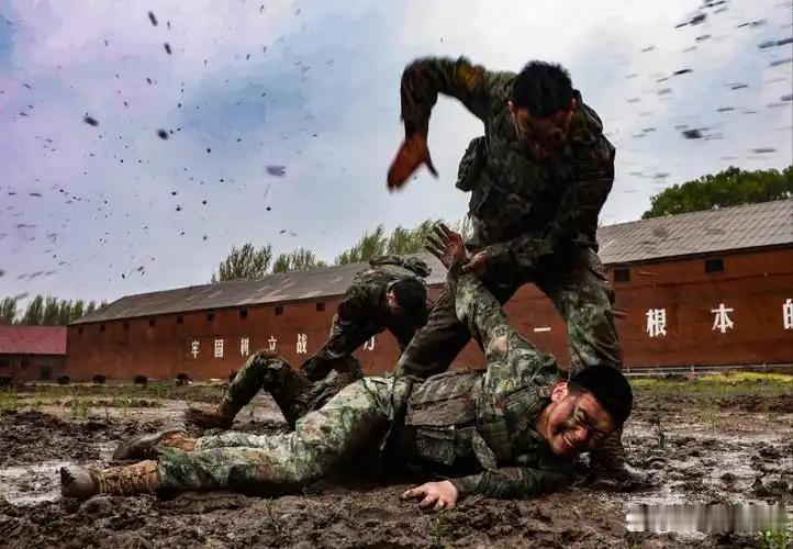 部队也开始卷起来了？现在部队里，能不能早点转业不止是个人选择，更像是一道现实