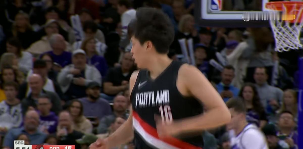 杨瀚森成为焦点，他用最后关键的2分，帮助开拓者勉强拿下一场与爵士之间的胶着战！