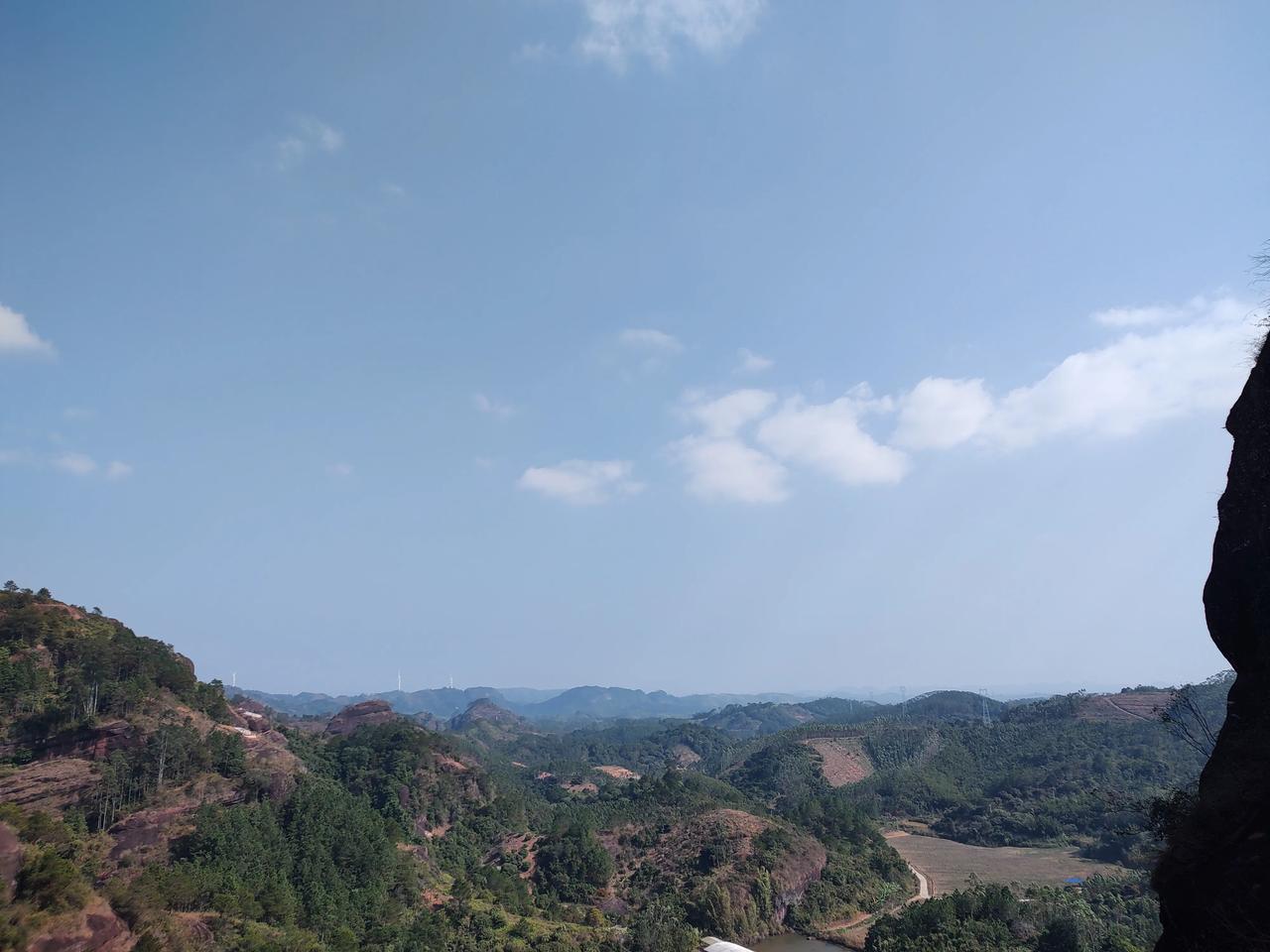 今天澳大利亚的民调显示，澳洲的年轻人中：64%的年轻人选择了：认同巴勒斯坦