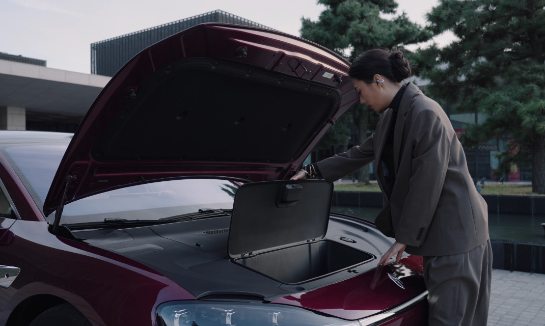 新款享界S9静态评测首发新款享界S9正式开启小订别再为豪华品牌“Logo溢价