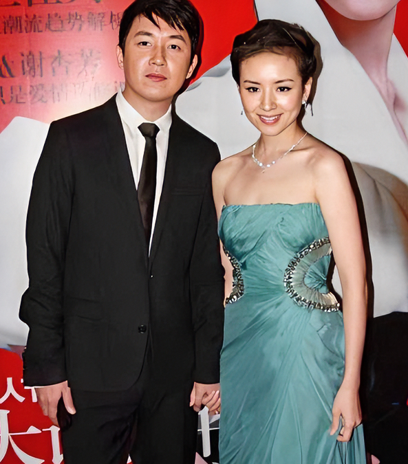 17岁的顶顶自己做的决定要搬去跟爸爸潘粤明一起住以前说什么都不放人的董洁，这次