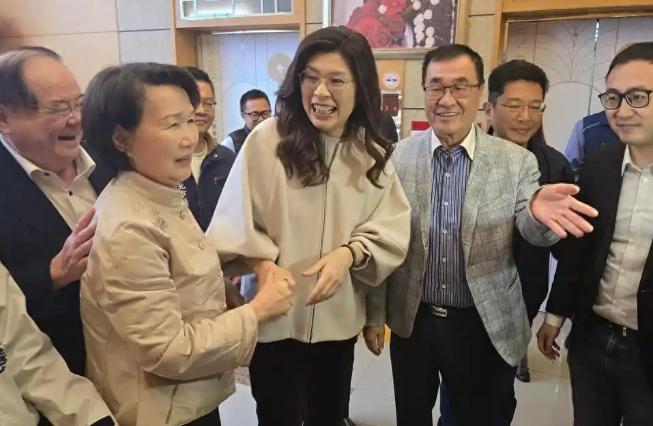 就在刚刚，国民党副主席李乾龙发表声明，6月21日，伏羲三献祭典在新北市三重先