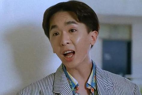 他被港媒嘲讽“废柴”，守着4.2亿遗产躺平29年！不上班不投资不结婚，每天带着3