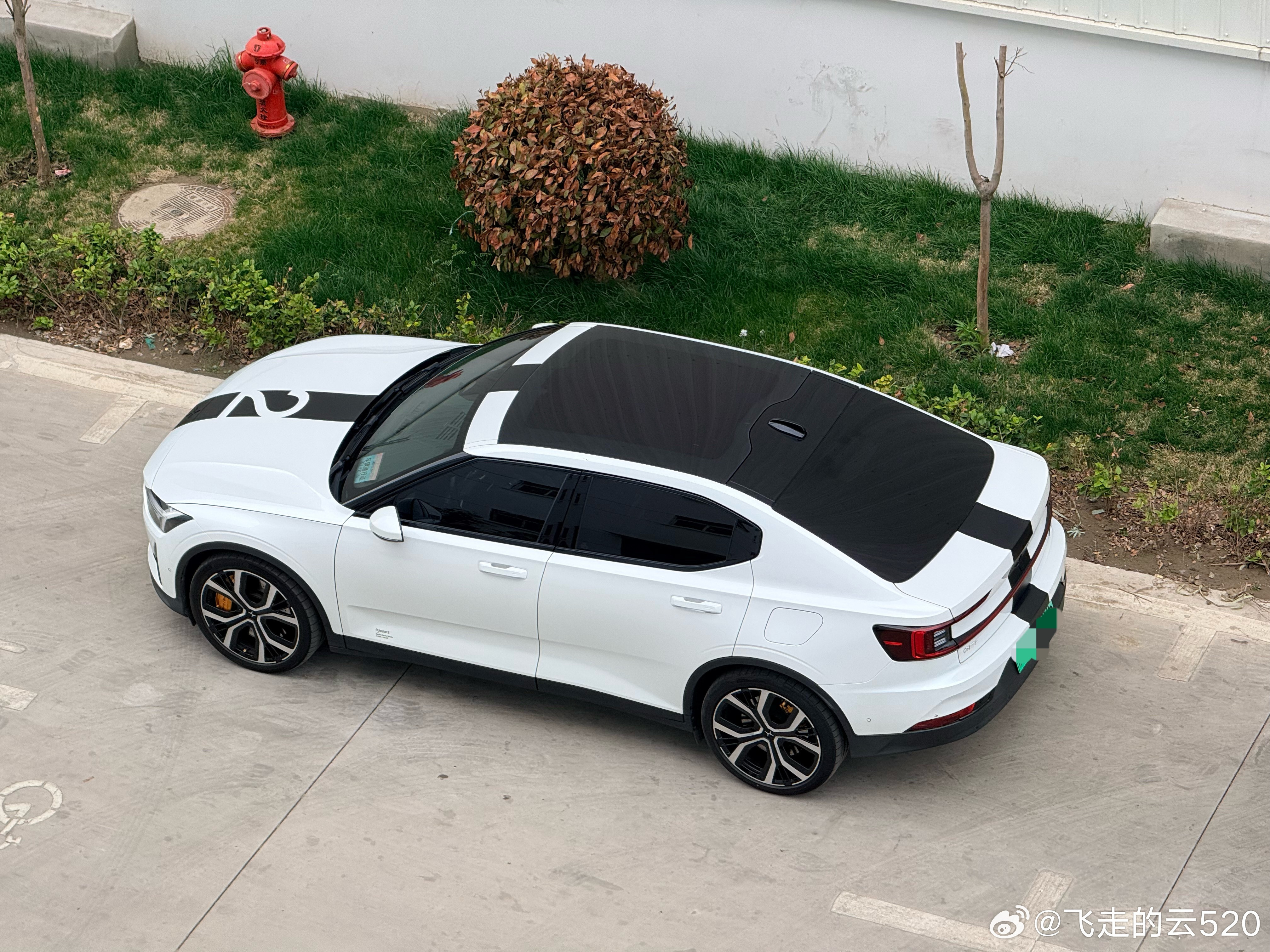 开了几百公里动力太直接了，踩多少，给多少丝毫不等待油门到底，就是踹一脚后背仪表的