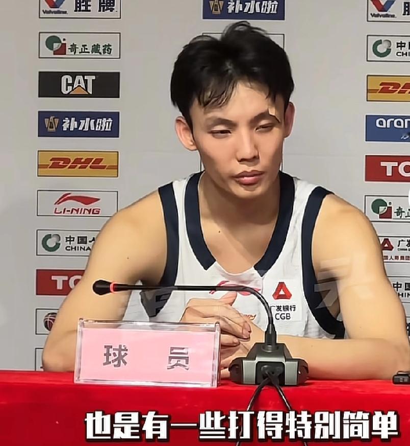 徐杰承认球队第二节打得简单，杜锋说送徐昕“最好的生日礼物”，他其实另有所指广