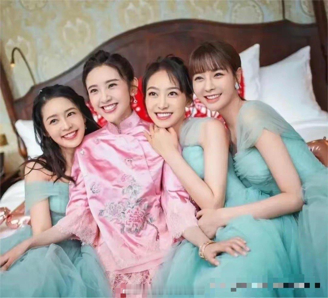 当年被全网嘲笑的唐艺昕伴娘团，如今个个高攀不起​​​