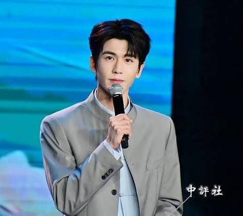 若张凌赫访台　“青鸟”“黑熊”也疯狂？大陆男演员张凌赫近日现身第18届海峡论坛