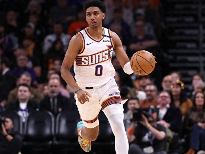 目前看邓恩已经被可爱捏挤走了时间估计就是可爱捏大伤刚复出打的时间要控制邓恩能