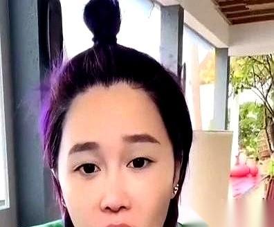谁能想到，就因为当年我妈早产剖腹，大夫第一把掏出来的是他。得，我这命中注定的“