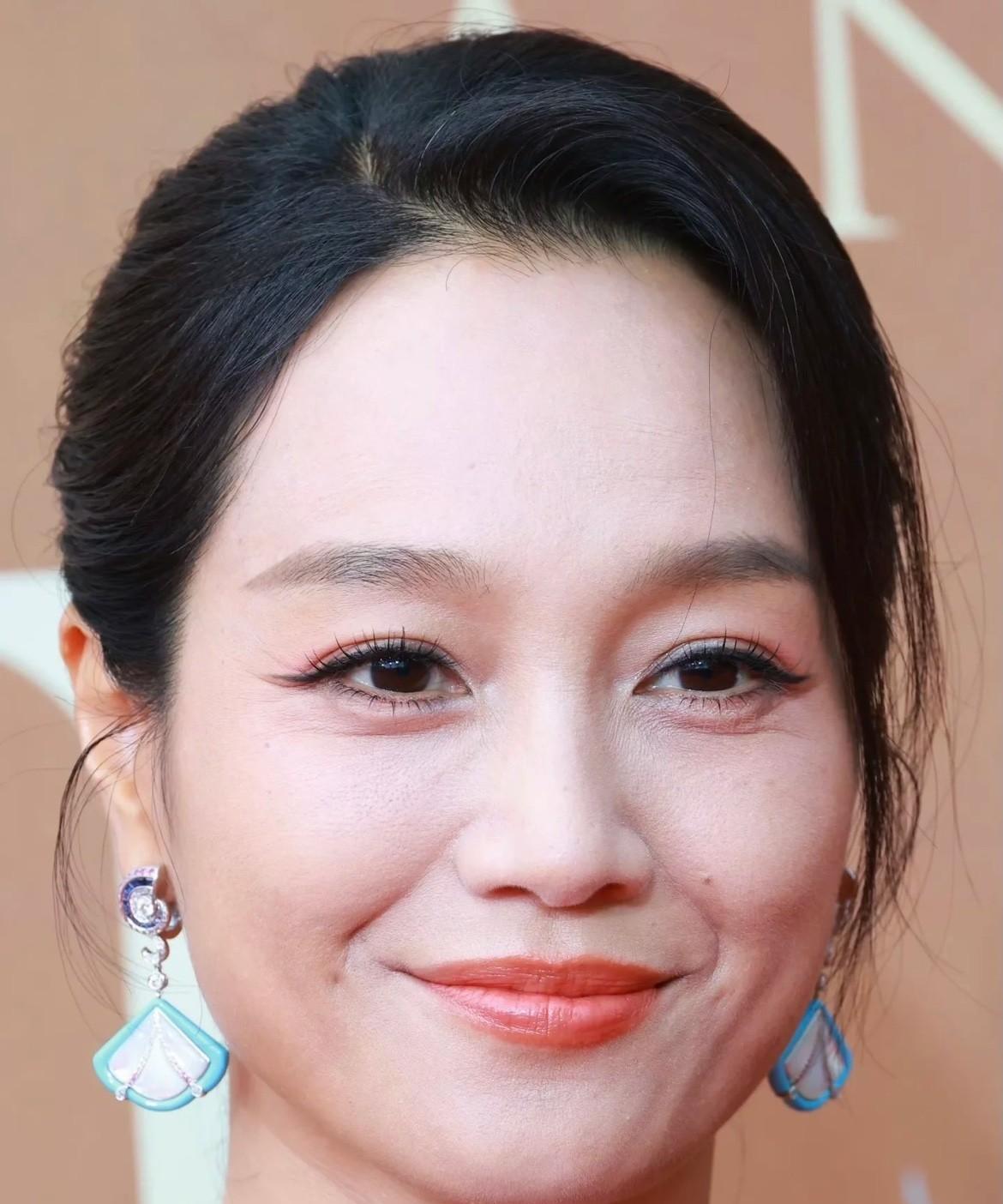 职场里、一定要远离朱丹这种人别不信，你身边肯定有她不但会拱火，而且会让你哑