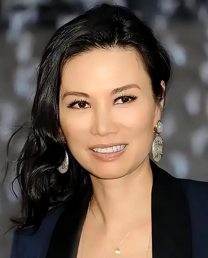让人深思的一段话：“和女人玩，如果你发现她漂亮，情商又高，说话滴水不漏，让你感觉