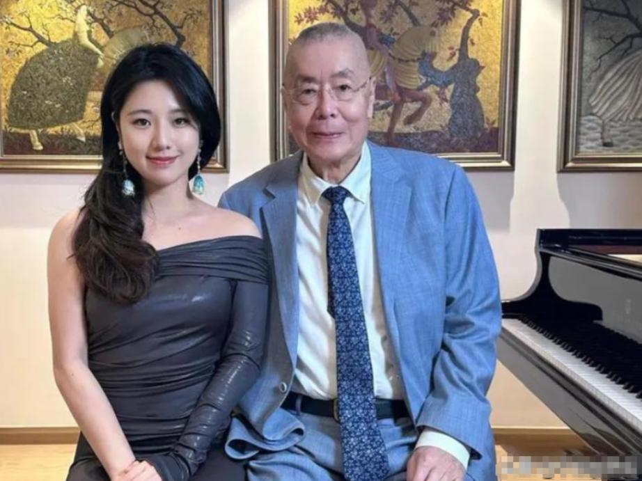 84岁钢琴家刘诗昆再次当父亲，妻子是比他小37岁的学生孙颖，这段师生变伴侣